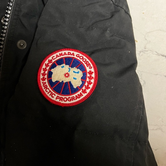 Canada Goose Shelburne Parka - Picture 5 of 10